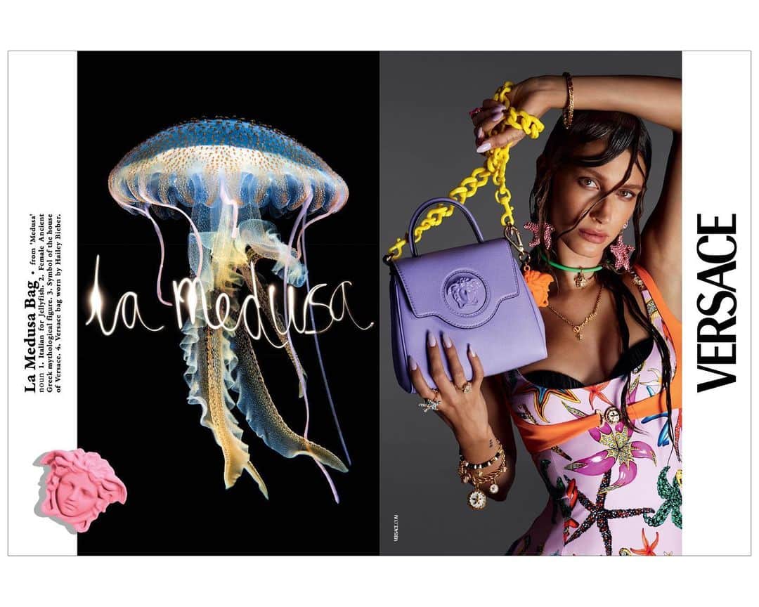 ジャンニヴェルサーチのインスタグラム：「An icon illuminated - Medusa’s story is one of eternal beauty and defiant spirit. Medusa is the Italian word for jellyfish - creatures that feature throughout that sea-themed #VersaceSS21 Collection. @haileybieber is pictured with the new #VersaceLaMedusa bag.   Learn more about the bag through the link in bio.  Chief Creative Officer: Donatella Versace @donatella_versace  Creative Director: Ferdinando Verderi @ferdinandoverderi  Photographers: Mert & Marcus @mertalas @macpiggott  Casting Director: Piergiorgio Del Moro @pg_dmcasting Stylist: Jacob K @kjeldgaard1  Makeup Artist: Lucia Pieroni @lucia_pieroni  Hair Stylist: Paul Hanlon @paulhanlonhair」