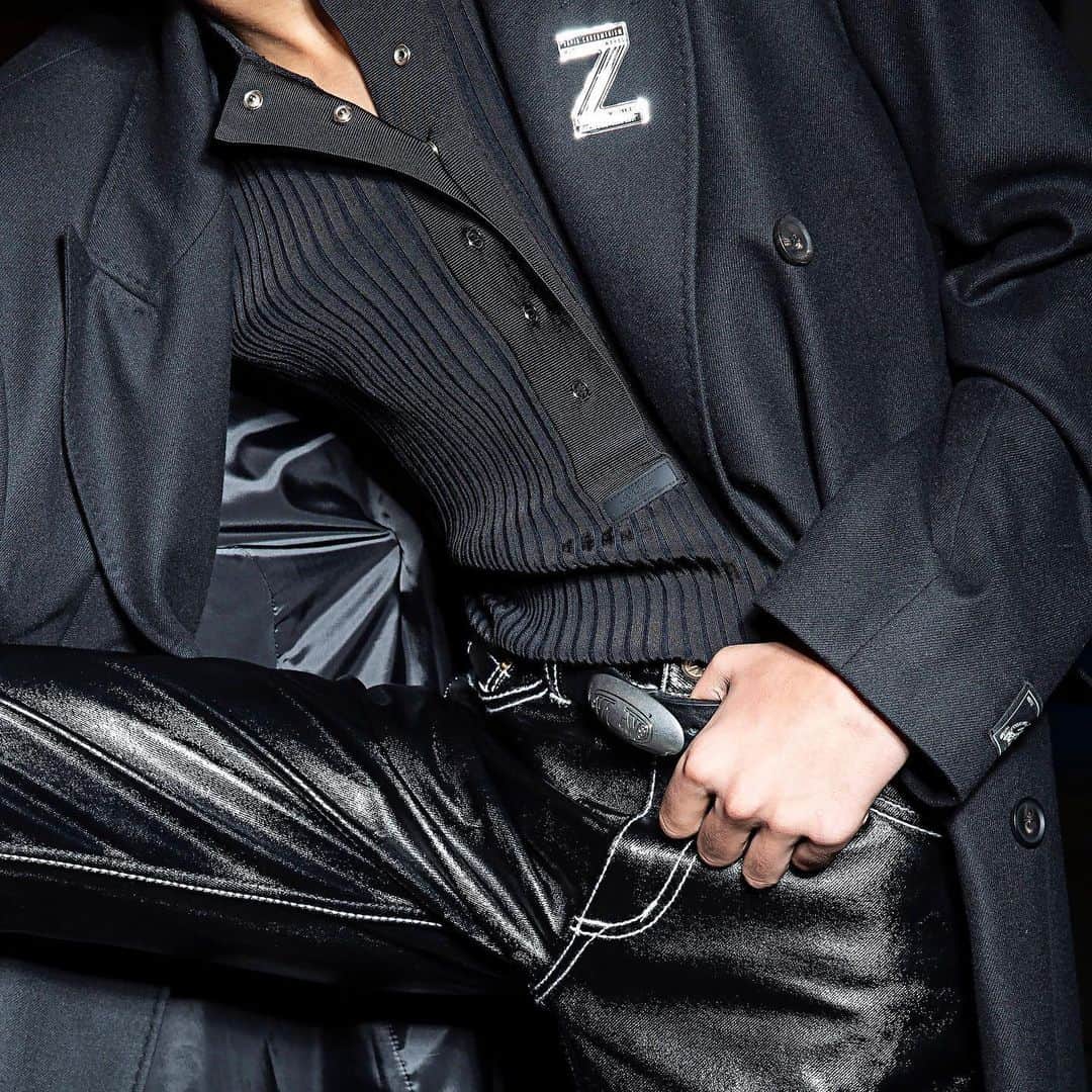 のインスタグラム：「All black textures」
