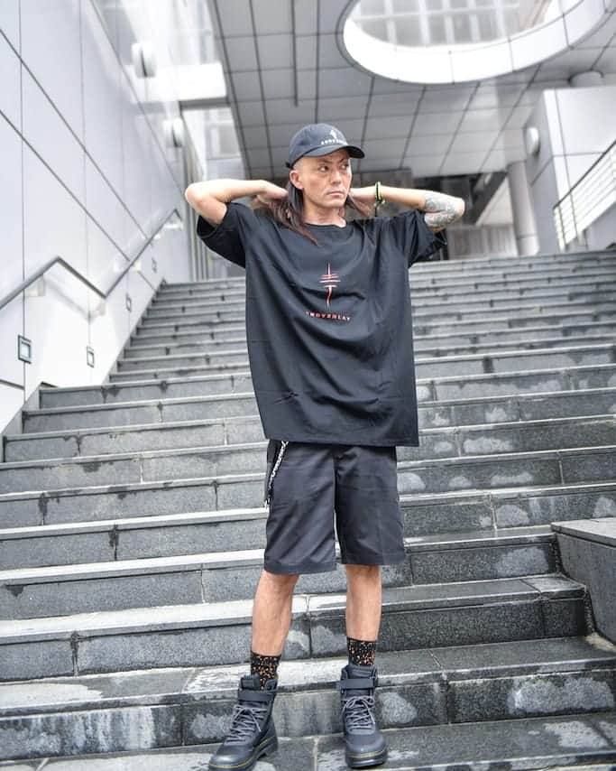 晁直 のインスタグラム：「ブレスレットも落ち着いてきた🤗 気持ち良いTシャツまだあります🤗 欠品カラーもう少しでできます🤗 https://www.anoverlay.com/」