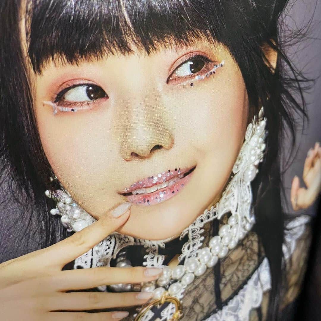 双木昭夫のインスタグラム：「でんぱ組incの写真発売中です、だいぶ攻めたメイクをしています」