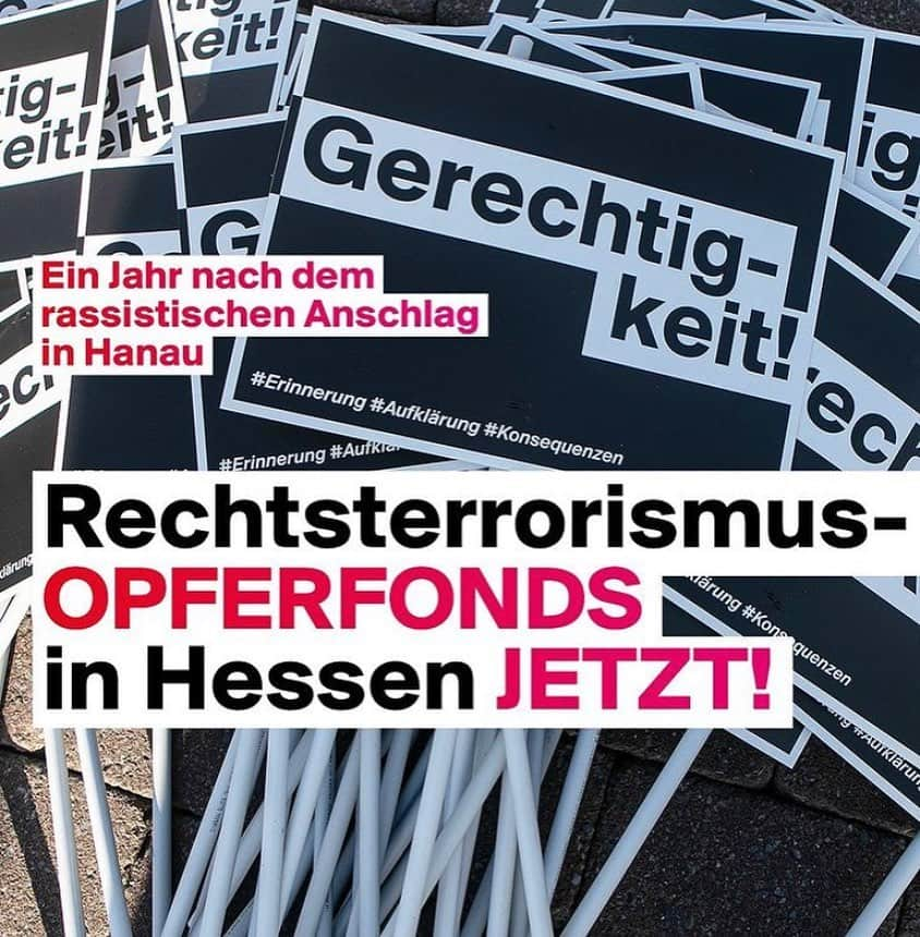 キャロライン・ダウルさんのインスタグラム写真 - (キャロライン・ダウルInstagram)「It’s been one year since a racist, right-wing terrorist attack took the lives of 9 people and injured many more in Hanau, Germany.   Racism is rife - in Hanau, in Germany and in the rest of the world. This tragedy is just one bloody symptom of a deeply rooted condition that permeates all aspects of our society.   Let’s have an open ear for what those affected have to say and actively engage with their words. And to those of us - myself included - who benefit from white privilege everyday, educate yourself, seek those uncomfortable conversations and listen attentively. This is the bare minimum.   Above, I’ve inlcuded some steps you can take to show your support for Hanau…(swipe) 1. Say their names and know their faces - Ferhat Unvar said ”we are only dead, once we are forgotten” 2. Watch the film “Hanau - eine Nacht und ihre Folgen” 3. Sign the petition that calls on the state of Hessen to pay financial “compensation” to the victims of right-wing terrorism 4. Donate - if your are able - to the initiative @19februarhanau. The money goes to financing their facilities and makes all their valuable anti-racist efforts possible. 🙏🏻  *All links as swipe ups in my story*」2月19日 23時59分 - carodaur