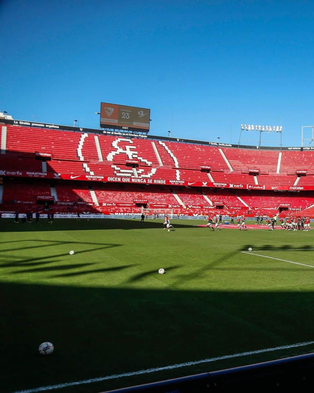 LFPさんのインスタグラム写真 - (LFPInstagram)「❤️🏟 @sevillafc 🏟❤️  #SevillaFC #LaLiga #LaLigaSantander #Football #YouHaveToLiveIt #HayQueVivirla」2月19日 23時55分 - laliga