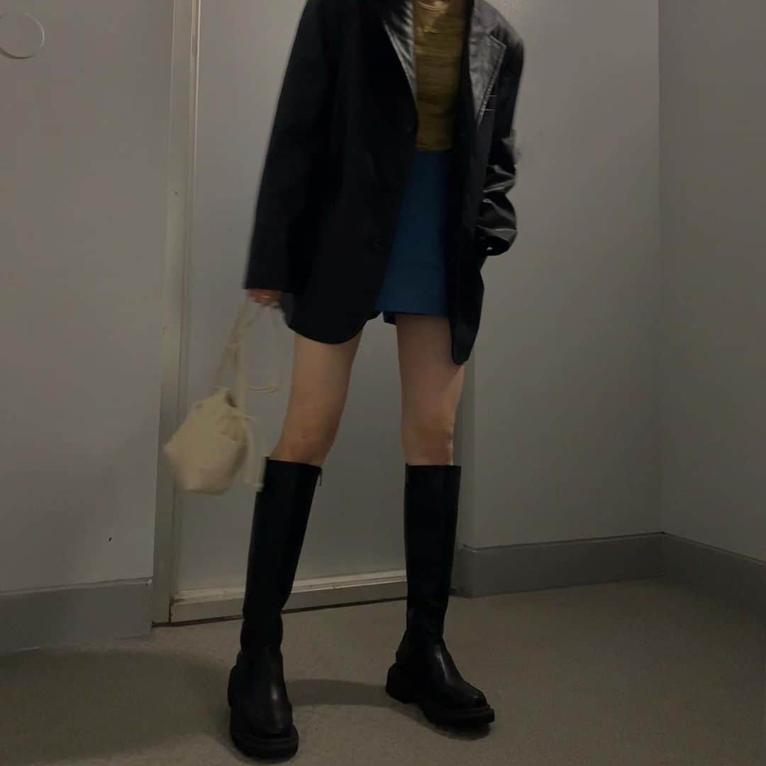所谷舞さんのインスタグラム写真 - (所谷舞Instagram)「jacket人気で嬉しいな🖤 早くあったかくならないかなぁ🔫」2月19日 23時57分 - _mai_i_