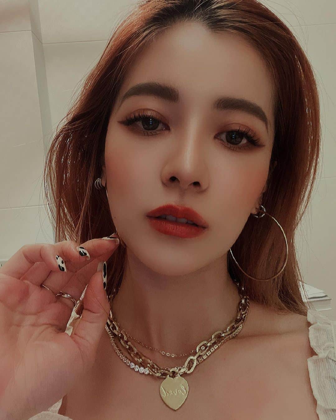 林咖安（Lyla）のインスタグラム：「✨✨✨✨  電腦修好💻 𝑃𝑜𝑑𝑐𝑎𝑠𝑡第二集上線惹👌🏻  聊了一些大家不要互相殘殺的故事😆 還有一些創業不歸路的小小分享🌩  歡迎大家睡覺前來個pre睡眠儀式💤  #我的首頁有連結🔗 #newrelease  #podcast」