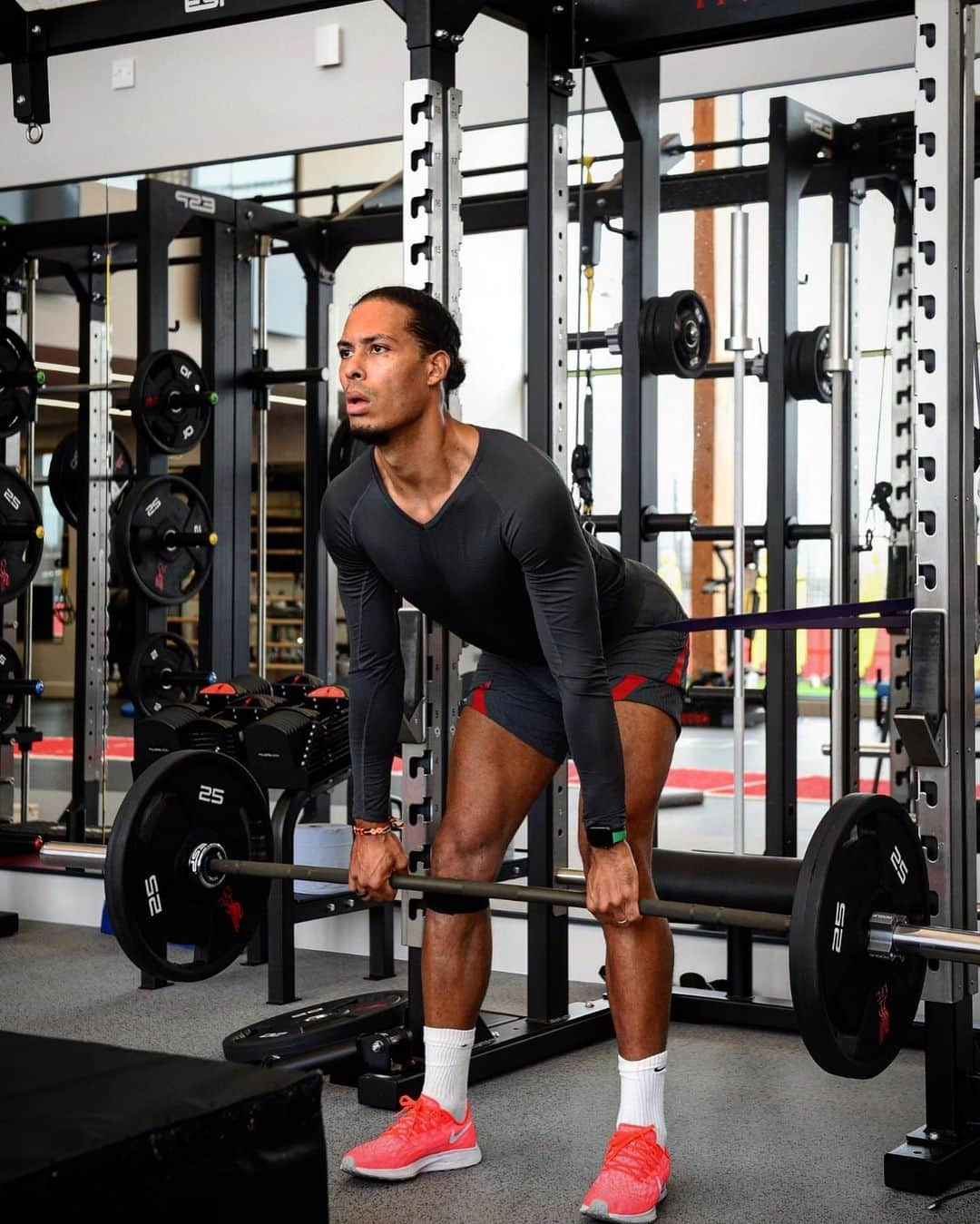 リヴァプールFCさんのインスタグラム写真 - (リヴァプールFCInstagram)「The big man - hard work and pure graft 😤💪 #LFC #LiverpoolFC #Liverpool」2月20日 0時09分 - liverpoolfc