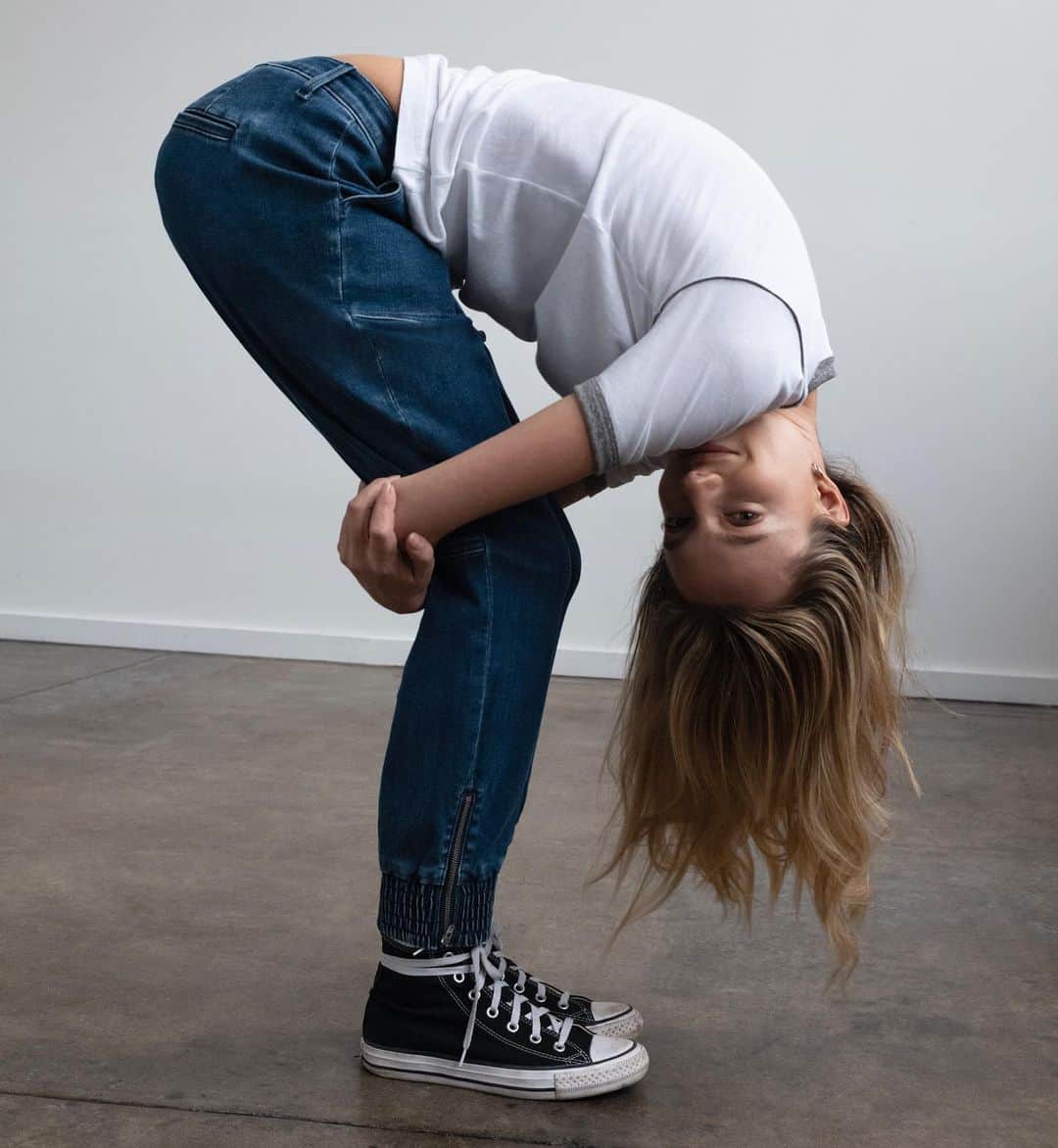 Jブランドのインスタグラム：「Friday feels 🙃」