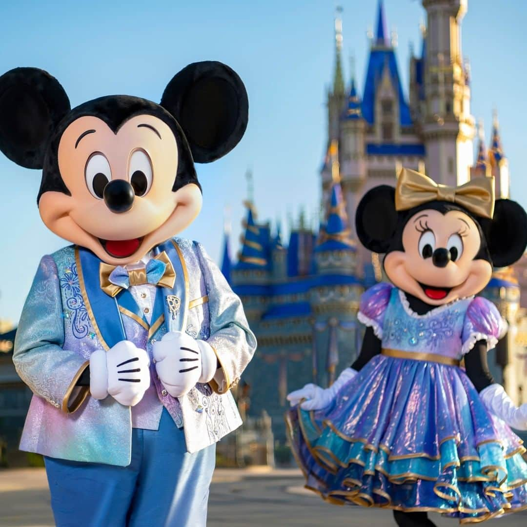 ミッキーマウスさんのインスタグラム写真 - (ミッキーマウスInstagram)「As hosts of “The World’s Most Magical Celebration,” Mickey Mouse, Minnie Mouse, and their pals will be dressed in EARidescent new looks, custom-made for the @waltdisneyworld Resort 50th Anniversary event, beginning October 1, 2021. Find out more about this 18-month 50th anniversary event taking place throughout the four theme parks and beyond at the link in bio. #DisneyWorld50」2月20日 0時34分 - mickeymouse