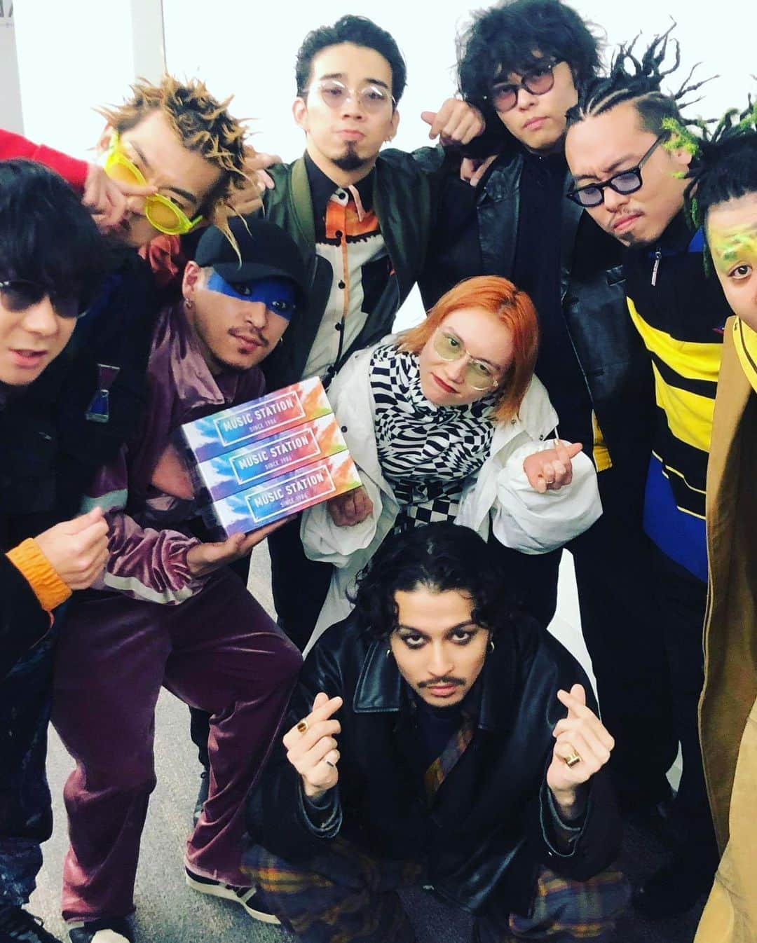 常田大希さんのインスタグラム写真 - (常田大希Instagram)「@mllnnmprd  ㅤ THX MUSIC STATION!!! ㅤ 今日なにより嬉しかったのはタモリさんが終わった後に楽屋でずっとミレパの話をして褒めてくれてたという話を聞いてマジで嬉しかったよ タモさんに褒められる事より嬉しい事なんてないだろう ㅤ ㅤ Hair: @rr_takai_  Make: @michikofunabikimakeup  Styling: @shoheikashima  Head piece: @masayoshiokudaira  #millenniumparade」2月20日 0時29分 - daikitsuneta