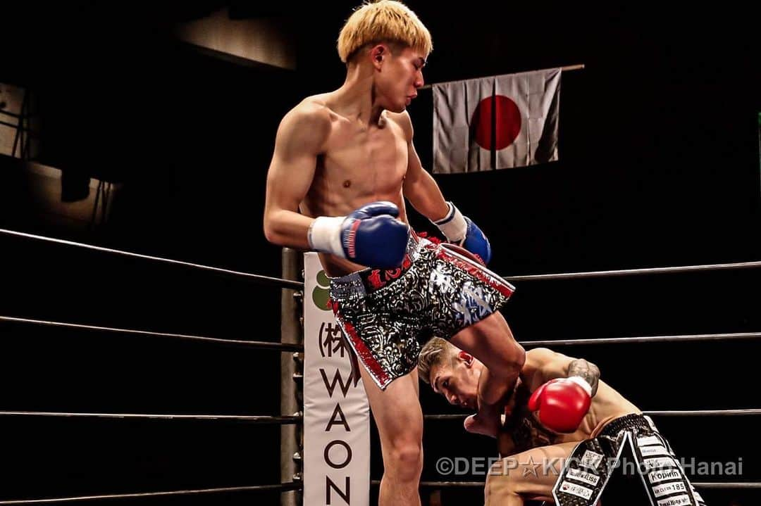 Yasunari Hanaiさんのインスタグラム写真 - (Yasunari HanaiInstagram)「▼第6試合 DEEP☆KICK-60kg契約 3分3R  ×岩郷泰成（HIGHSPEEDGYM）  ◎上野コウキ（直心会）  TKO　1R1分00秒　レフェリーストップ  DEEP☆KICK 50 2021年1月31日（日） 泉大津市・テクスピア大阪  #DEEPKICK50 #deepkick #格闘技 #キックボクシング  #スポーツ写真  #スポーツカメラ #スポーツ  #sportsphotographer  #sports   #タクミスポーツフォト #takumisportsphoto」2月20日 0時45分 - yasunarihanai