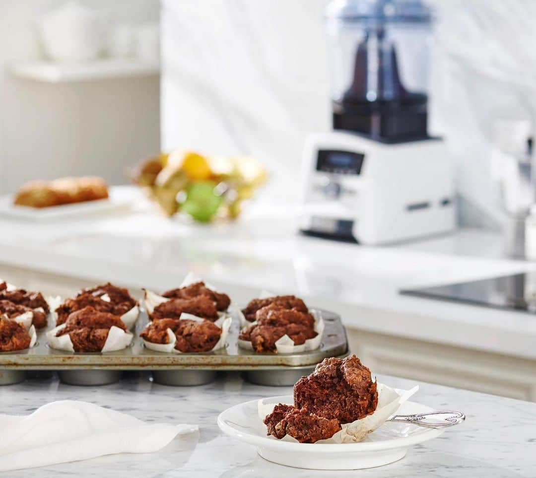 Vitamix Global Headquarters Real foodさんのインスタグラム写真 - (Vitamix Global Headquarters Real foodInstagram)「These chocolate oat muffins are gluten-free, dairy-free, AND guaranteed delish! • 📸 : Chocolate Oat Muffins - get the recipe using the link in bio! • #vitamix #myvitamix #muffins #chocolate #recipe #foodprocessor #appliances #bonappetit #healthy #vegan #wholefood #blender」2月20日 0時56分 - vitamix