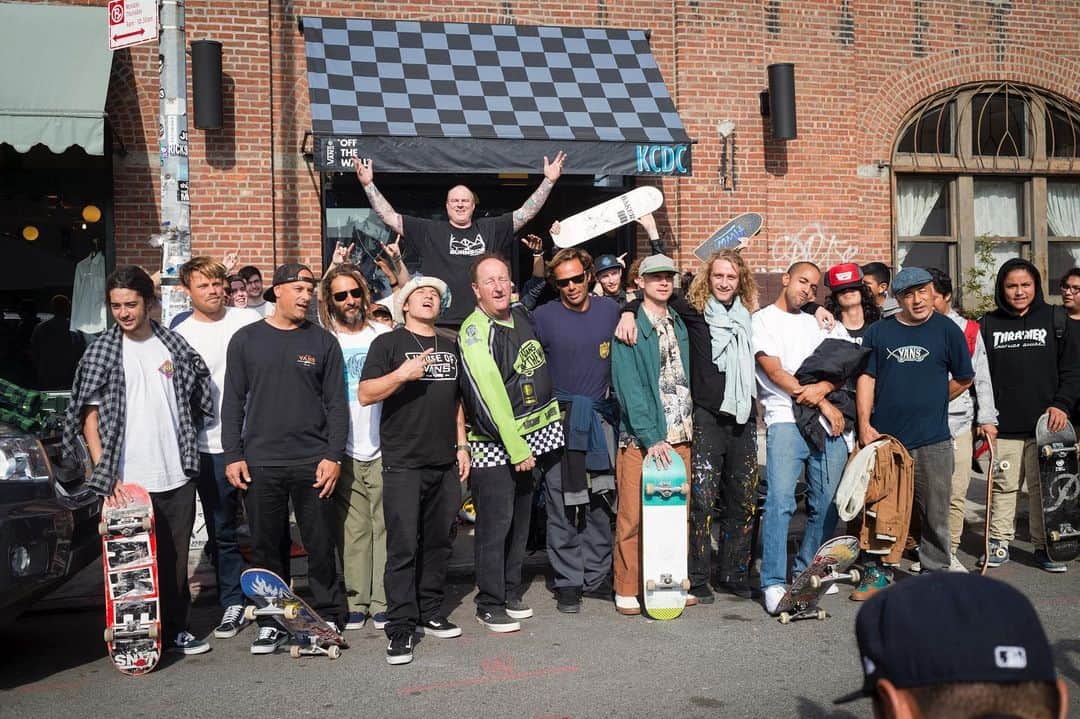 Vans Skateさんのインスタグラム写真 - (Vans SkateInstagram)「Happy 2nd annual @SkateShopDay from our skate fam to yours! Thankful for all the amazing shops out there doing the boards work. Hit up your local today and let them know you appreciate them and for some limited #skateshopday merch. For more info visit skateshopday.com to see how else you can support those who tirelessly nurture and support our skate community around the world. #grossoforever 📷: @Burnout」2月20日 1時12分 - vansskate