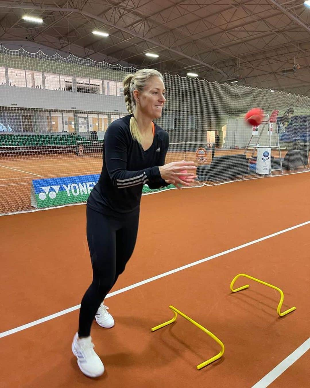 アンジェリーク・ケルバーのインスタグラム：「This week has been all about working on the basics...🛠👊 #TeamAngie」