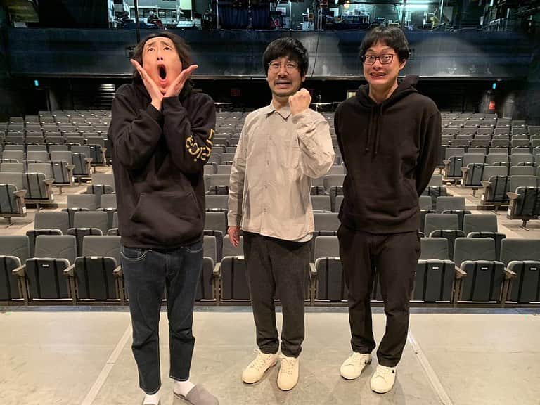 福井俊太郎のインスタグラム：「単独ライブ『ダサ坊の群像』を終えました。感想としては、雑巾絞ってて最後の一滴まで完全に絞れたって感じです。余力ゼロ。失敗は何個かあれど悔いなし。最高の日です。 #チームGAG総力戦 #色んな人に助けてもらって #感謝しかないですね #オンラインチケットただ今1000枚以上買ってもらってて #販売が延長になりました #マネージャーのT氏が #しみじみと新宿シアターブラッツでやってた頃が懐かしいですね #って言ってて良性のセンチメンタル感じました #引き続き #オンラインチケットも販売しておりますので #日常に笑いとダサが不足している方々 #オススメです #低くねっとりした声で」