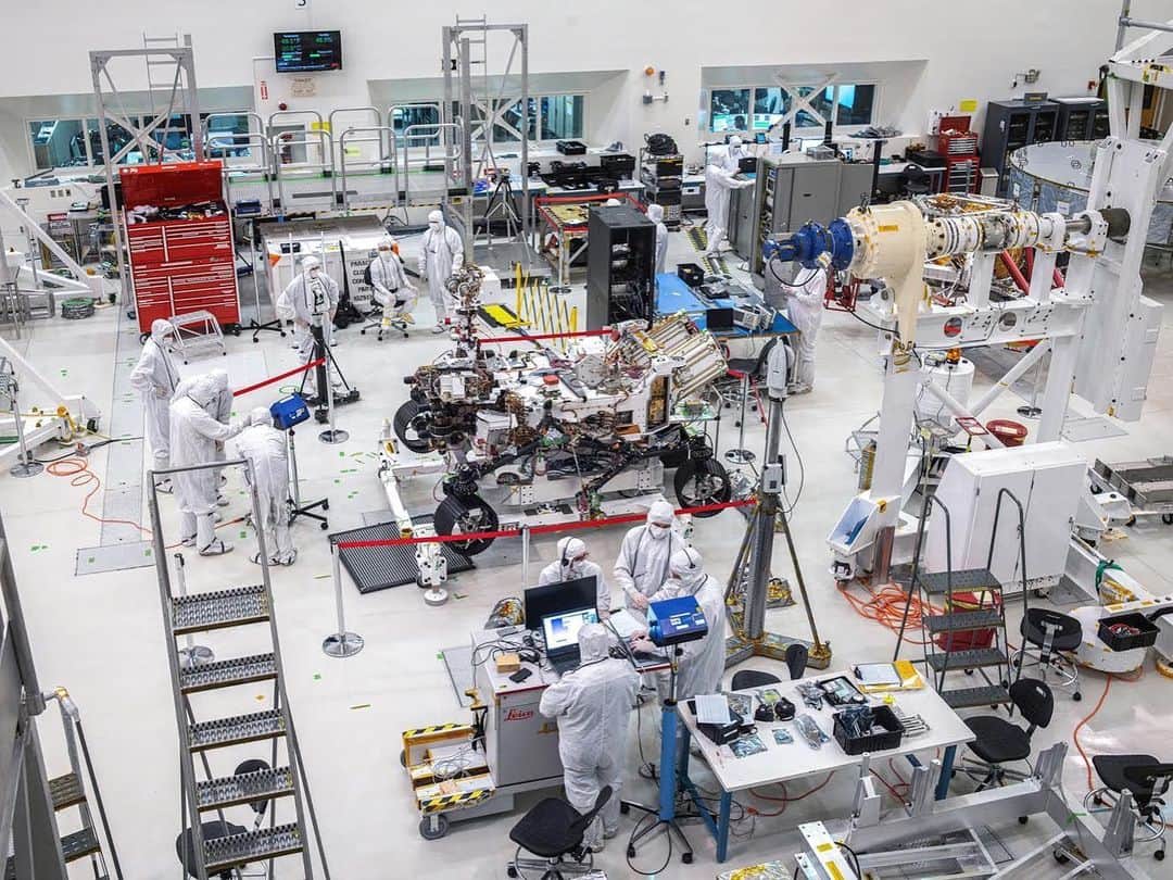 thephotosocietyさんのインスタグラム写真 - (thephotosocietyInstagram)「Photo by @spencerlowell_ //   Mars rover Perseverance is scheduled to land on Mars today at 3:55 p.m. EST. I photographed the rover on July 22, 2019 in the High Bay clean room at NASA’s Jet Propulsion Laboratory in Pasadena, California for the current issue of @natgeo. It’s a mystical experience being feet away from something that is now going to live on Mars.」2月20日 1時24分 - thephotosociety