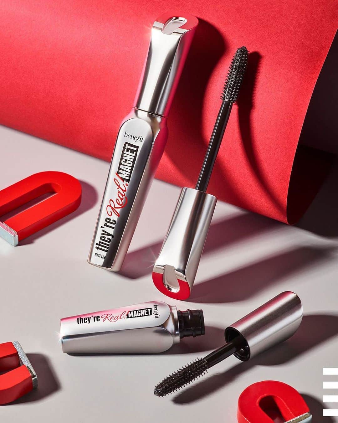 のインスタグラム：「The attraction is real 🧲️ The new @benefitcosmetics They’re Real! Magnet Mascara and They’re Real! Magnet Mascara Mini feature a magnetically charged formula that pulls lashes up and out for alllll the length 🧲  They're Real! Magnet Extreme Lengthening Mascara  Benefit Cosmetics Mini They're Real! Magnet Extreme Lengthening Mascara」