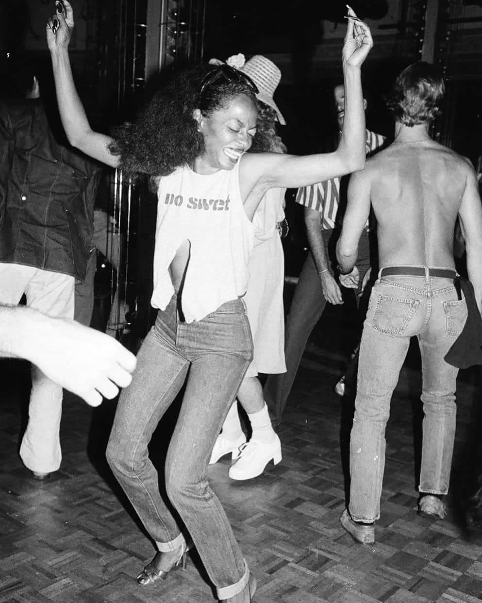 Vogue Parisさんのインスタグラム写真 - (Vogue ParisInstagram)「#TGIF This shot of @DianaRoss at Studio 54 in 1979 is making us miss the clubs even more tonight. Have a great weekend! #DianaRoss」2月20日 1時45分 - voguefrance