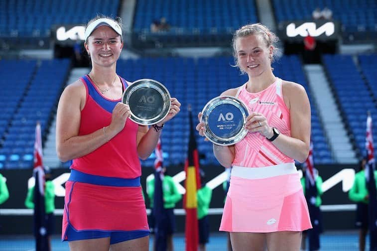 カテリナ・シニアコバさんのインスタグラム写真 - (カテリナ・シニアコバInstagram)「@australianopen that was amazing 👯‍♀️I am really grateful for all weeks in Australia, despite all the difficulties we all face at the moment. Sad we didn’t get the desired trophy but amazing feeling to be in final 🔥」2月20日 1時46分 - siniakovakaterina