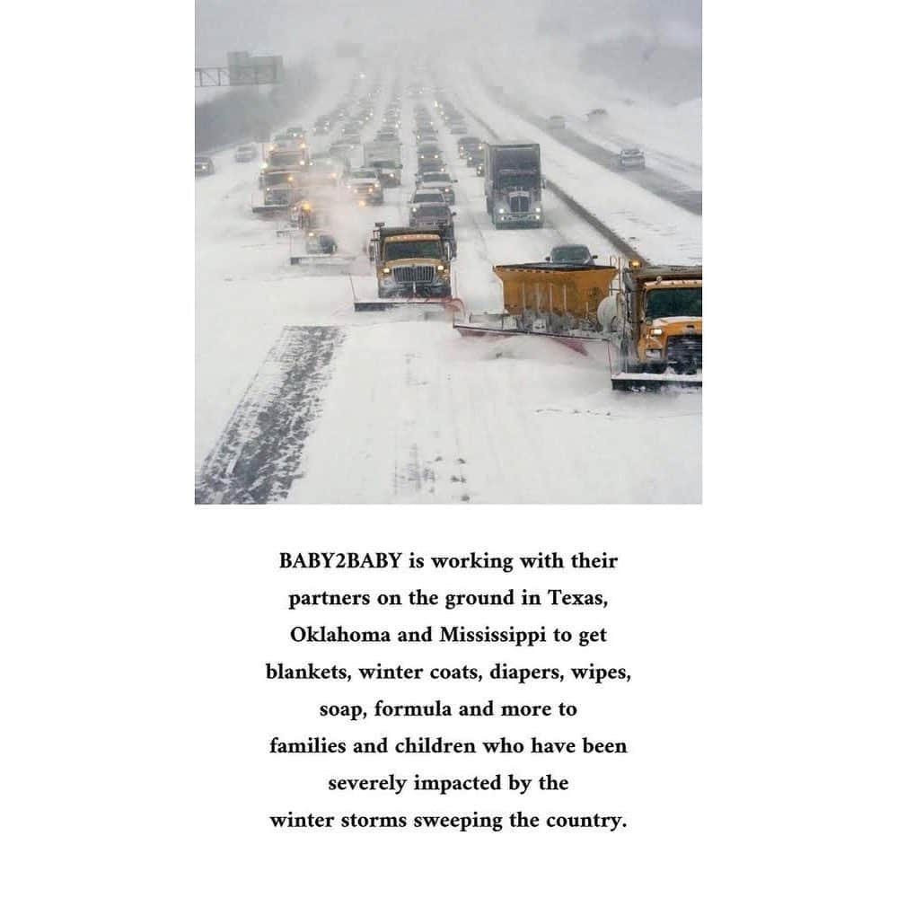 ヒラリー・ダフのインスタグラム：「Truly horrible conditions sweeping many states including my home state ... beautiful Texas 😔 I’m in disbelief talking to my family who have no power/ no water and running low on food. Not to mention no heat or reprieve from the cold! I wish thoughts and prayers were enough.... but everyone needs more than that right now. This past year has hit so many... so hard,  I don’t know how or why this can be added to people already struggling or suffering. Breaks my heart. I am honored to work closely with @baby2baby who are on the ground in these states  providing  essentials and more to the most vulnerable. If you have the means and can donate I am adding a link in my bio to make donating easy ♥️ thank you for even reading all of this and possibly spreading the word to someone you know that can help if you are not in a position too at the moment! I will be posting who I am donating to in my stories shortly. Texas, I love you. 💔」