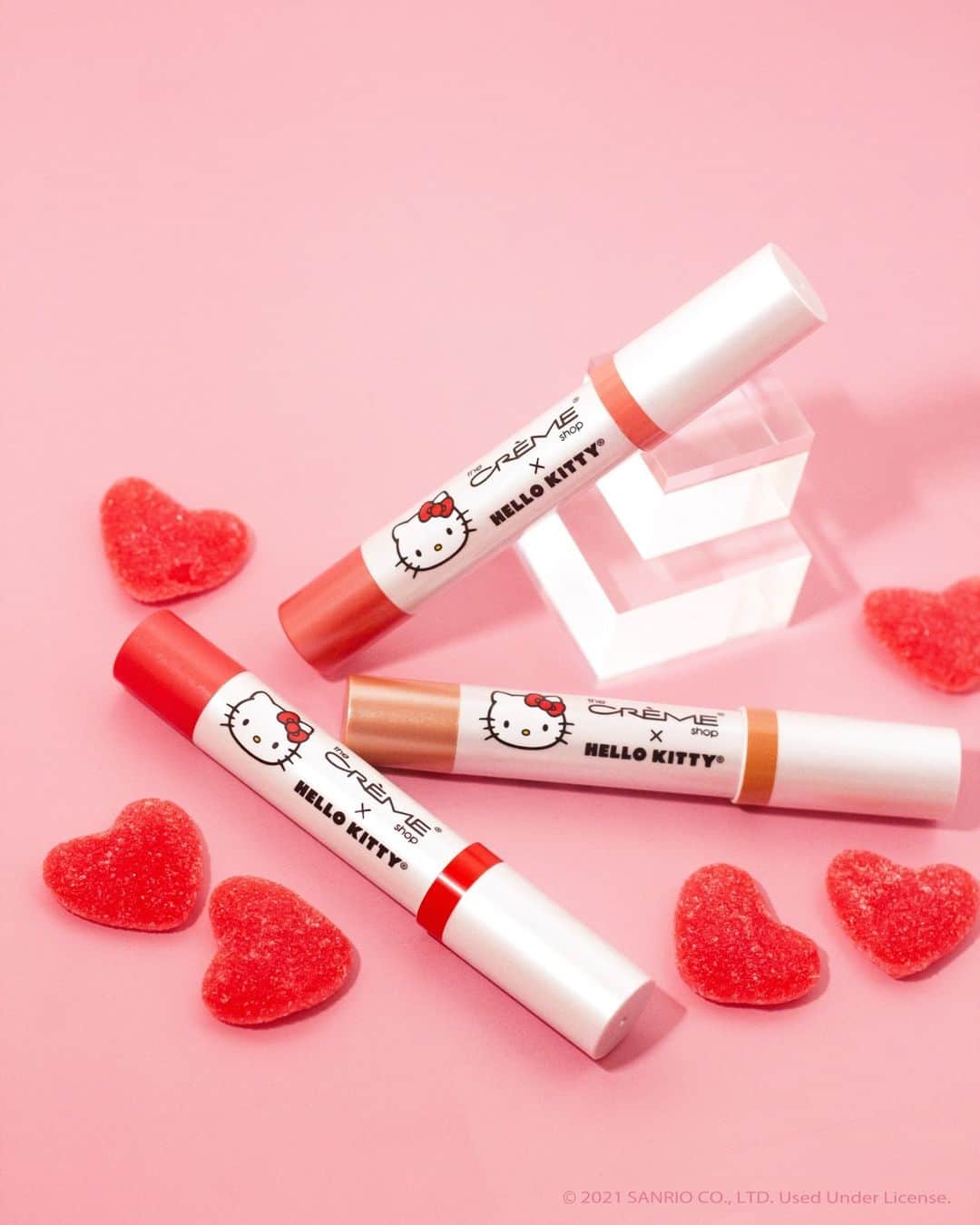 Hello Kittyのインスタグラム：「Supercute and NEW: @thecremeshop x Hello Kitty HELLO LIPPY! 🍰🍑🍓These Tinted Moisturizing Lip Balms provide a sweet kiss of color and nourishing ingredients: ⁠ ⁠ ✨Vitamin E - Nourishes and protects skin from free radical damage ⁠ ✨Shea Butter - Rich in antioxidants that help plump and heal dry lips ⁠ ⁠ Now available at select @cvs_beauty stores. Tag a friend who would love this!」