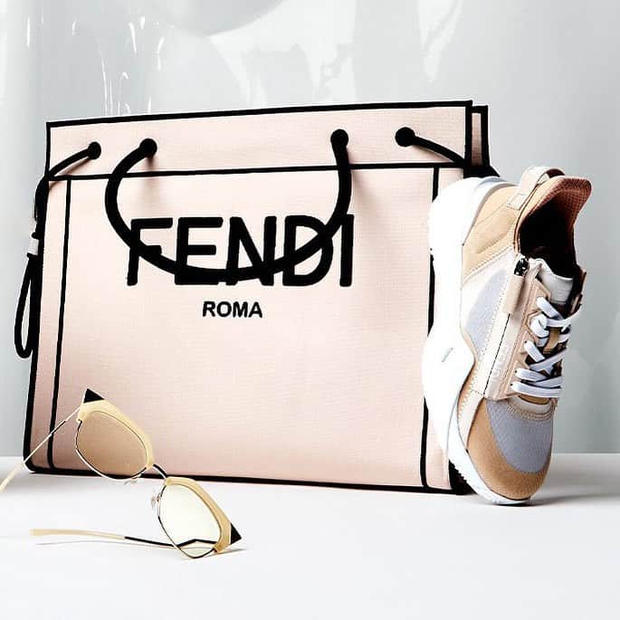 GILTのインスタグラム：「Secure your picks. This #FENDI sale won’t be here forever. Tap to shop.」