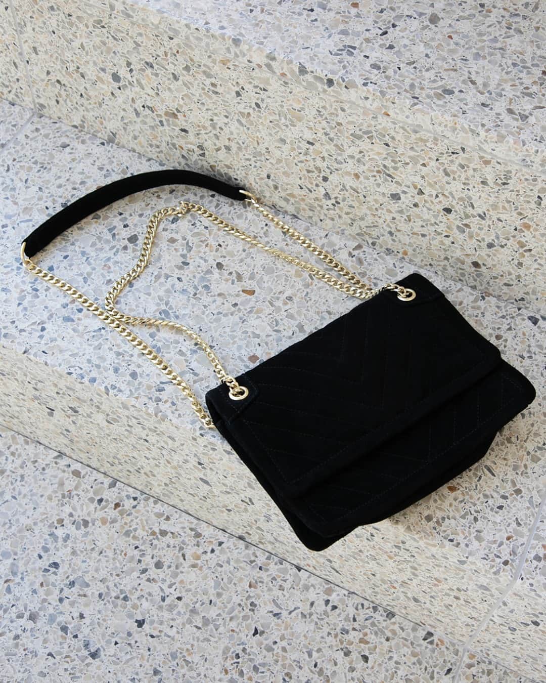 クーカイのインスタグラム：「Meet our new bag ✨ Le sac Nina est déjà disponible en ligne. N'attendez plus pour le shopper.  #newco #kookai #new」