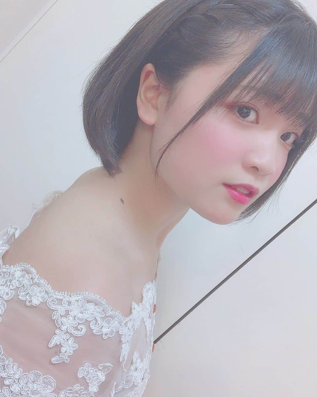 大野 一二三さんのインスタグラム写真 - (大野 一二三Instagram)「ほくろ🐤 #アイドル #idol  #ほくろ #フェチ #偶像 #ドレス #ショートヘア #推し募集中 #応援よろしくお願いします」2月20日 12時49分 - hifumi_ohno