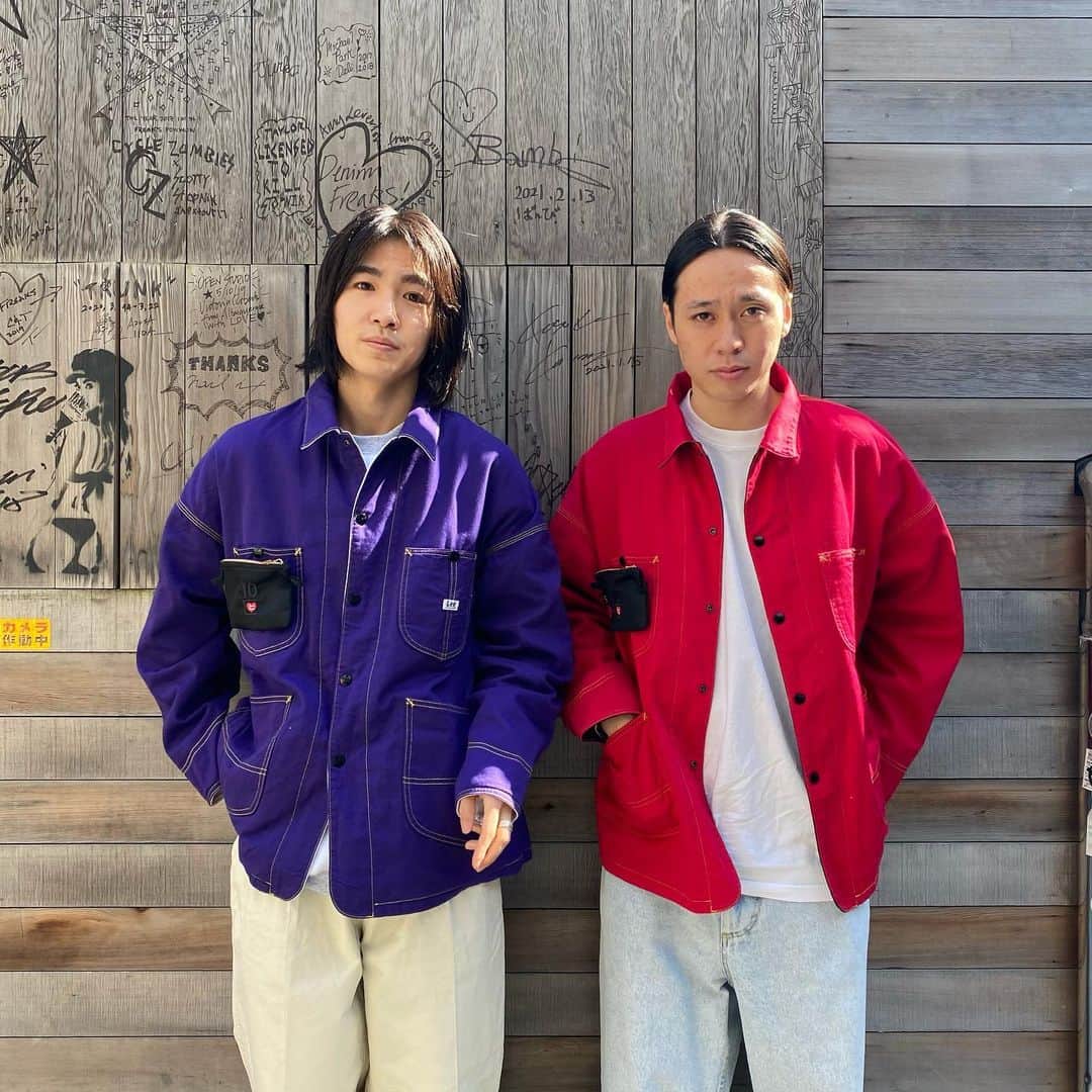 FREAK'S STORE渋谷さんのインスタグラム写真 - (FREAK'S STORE渋谷Instagram)「・ ・  ［men's item］  ChahChah × TENBOX × Lee Freaks store exclusive by Long vacation🏝 Vol.3 Today Release！    Reversible Coverall No. 151-439-0002-0 color: Red×Black, Purple×White size: M, L ¥49,800+tax  model: @_yusukematsuuara @0.1x2   @chahchah_tokyo @yutakanegae #chahchah @mr.pigu @kae_tenbox #10匣 #TENBOX #10box @leejeansjp #Lee #Leejeans  #freaksstore  #freaksstore21ss  #freaksstore_shibuya」2月20日 11時29分 - freaksstore_shibuya