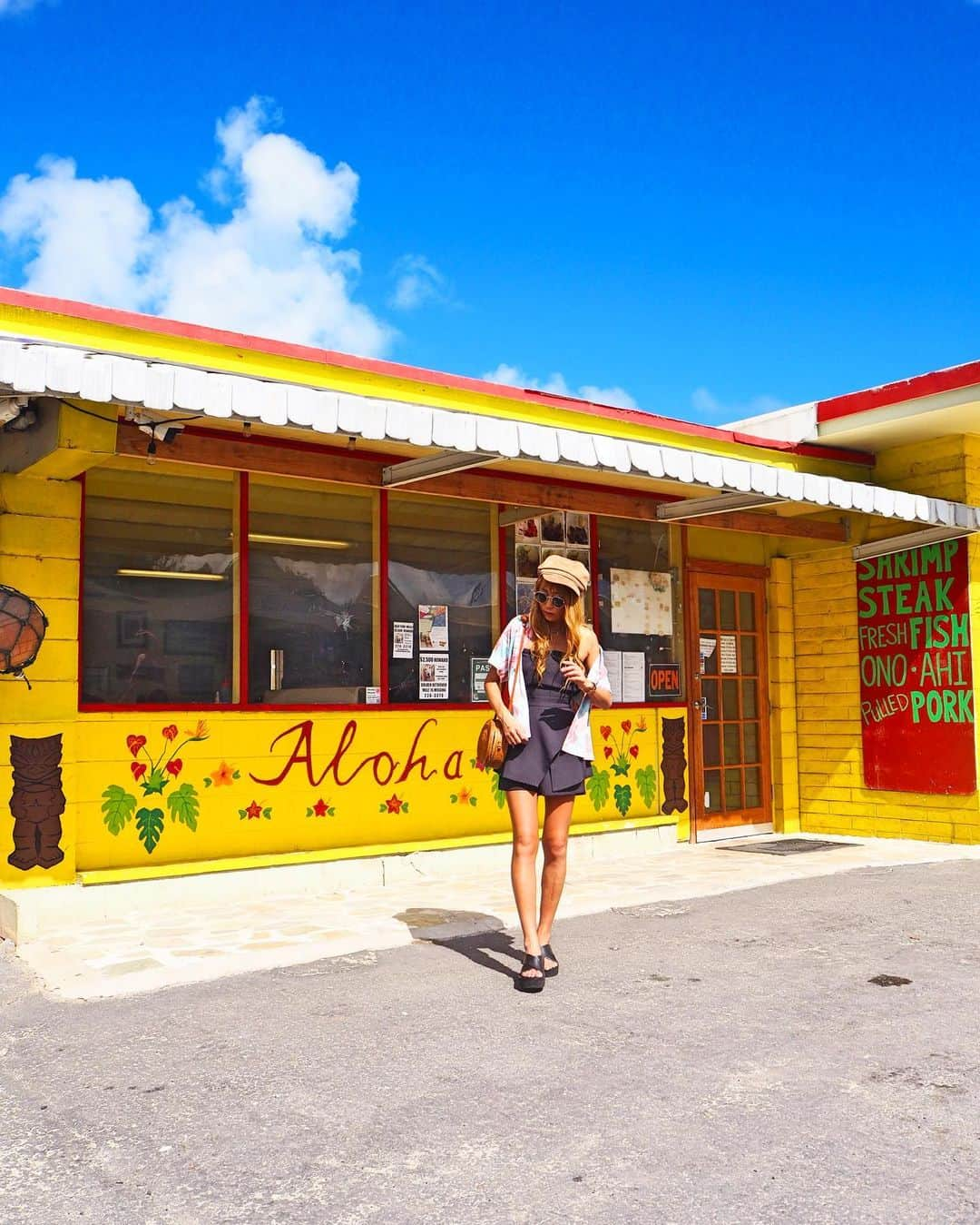 shihoさんのインスタグラム写真 - (shihoInstagram)「💛🧡♡🧡💛 ・ 📍Ono Steaks and Shrimp Shack ・ Hawaiiで恋しい食べ物たっくさんあるけど ぼりゅーみーなプレートごはんも とっても恋しい🥺🧡 そしてこのHawaiiの青空に映える カラフルで可愛い外観も恋しい。 ・ #hawaii#islandofoahu#oahu#ハワイ#trip #オアフ島#travel#loco_hawaii#travel_jp #funtorip#タビジョ#旅MUSE#genic_travel #genic_mag#たびねす#旅行#genic_hawaii #onosteaks#waimanalo#ワイマナロ#beach #cafe#waimanalobeach#sea#oahuhawaii #tabijyomap_hawaii#lealeahawaii#2021」2月20日 12時02分 - shiho.ga8