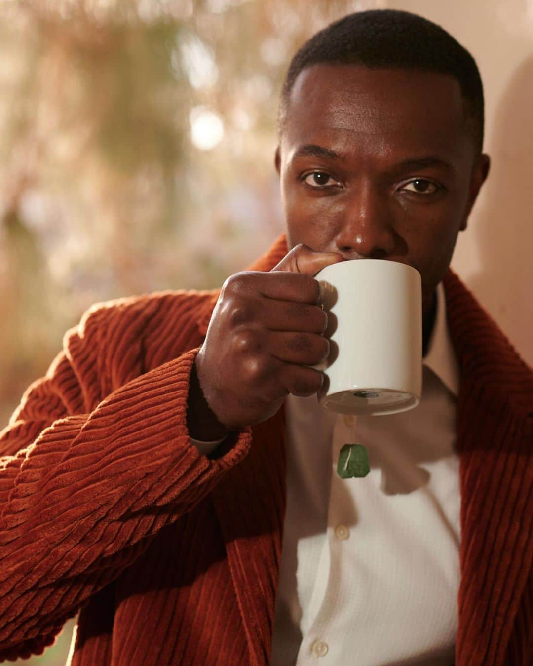 ジェイミー・ヘクターのインスタグラム：「About to listen to moving targets @vanhunt read a script @queenonusa and watch #outsidethewirenetflixfilm @anthonymackie」