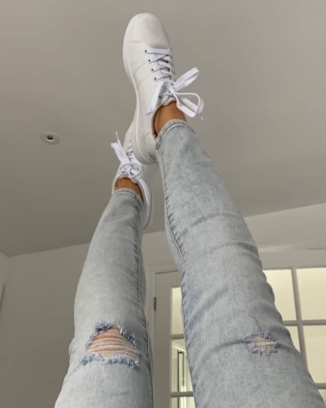 Charlotte Russeさんのインスタグラム写真 - (Charlotte RusseInstagram)「kick it with us 👟✨ shoe sale: buy 1 get 1 for only $5 💸🙌 🔎"Lace-Up Faux Leather Tonal Sneaker" #charlotterusse」2月20日 4時04分 - charlotterusse