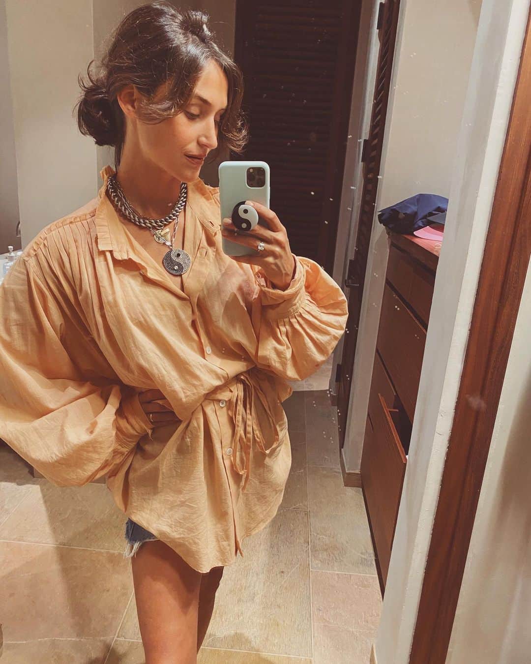 ダニジョーのインスタグラム：「Are you Yin, Yang or Both? ☯️ Danni in the Martina #newarrivals」