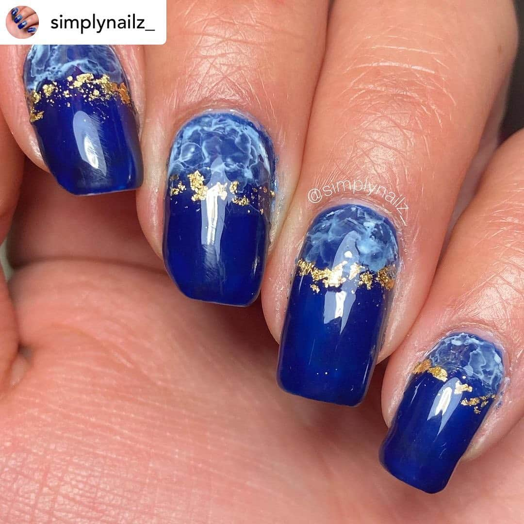 Nail Designsのインスタグラム：「Credit • @simplynailz_ 🔷Elegant in blue🔷 ~~~~~~~~~~~~~~~~~~~~~~~~~~~~~~~~~~~~~~~~~ Hey guys! Today I have this beautiful blue mani that I did with gel polish and I’m in love 😍 I really love how it turned out, especially with the gold foil, which was my first time using it!! I hope to use it more in coming designs! Enjoy :) • • If interested in my nail art, dm me! • • #nailart #nails #nailsofinstagram #nailsofinstagram #nailsoftheweek #naillover #nailaddict #nailartaddict #nailartislife #nailsarelife #naillife #nailfie #lovenails #nailsforlife #nailaddicted #naillove #newnails #simplyrecreateme #nailpostsbycousins #explorepage #undiscoverednailartistsoff #newmani #new #newnails  #nailsmagazine #explore #aesthetic #manicure #pedicure #manipedi #mani  #nailspafeature」