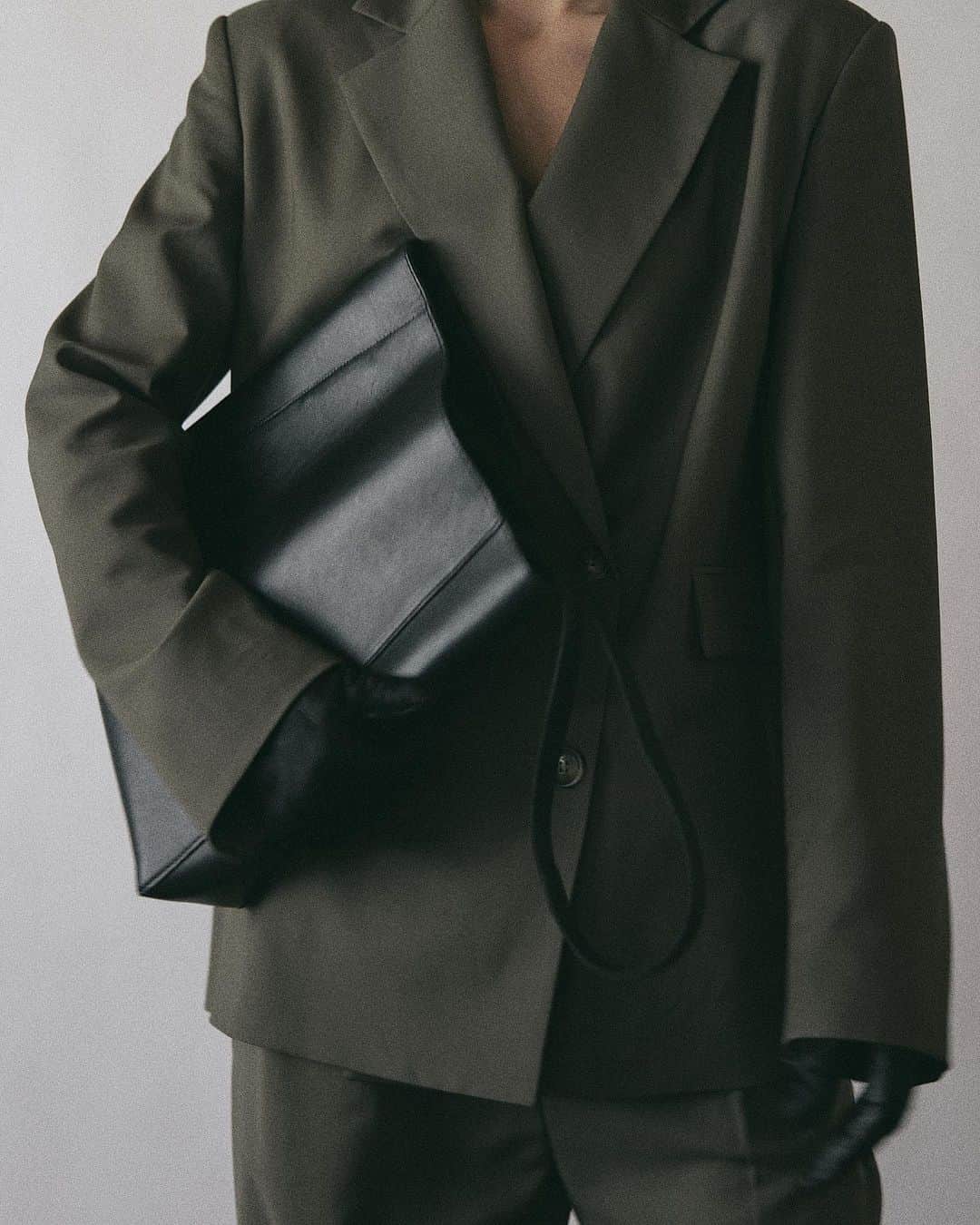 JanessaLeoneのインスタグラム：「BAG 01 ____ Available exclusively online + in-store at Janessa Leoné.  #janessaleone」