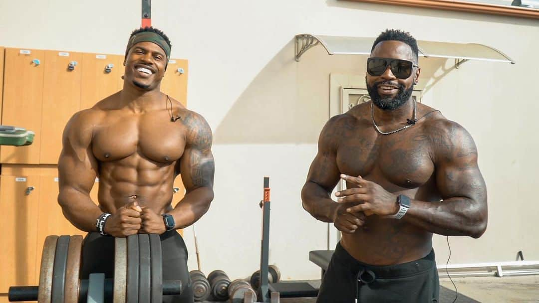 Simeon Pandaのインスタグラム：「Big back session with @mikerashid 💪🏾 check it out on my YouTube channel ‘’Simeon Panda Channel’ remember to subscribe! 👉 Link in bio  🎥 @trellimages   #simeonpanda #mikerashid #ironaddicts #ironaddictsgym」