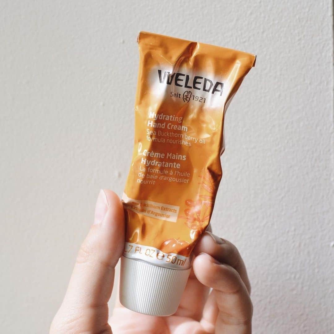 Weledaのインスタグラム：「Good til the last drop! 💛 Let us know your favorite Weleda hand cream in the comments! (pc: @skincarefiles) #WeledaSkin」