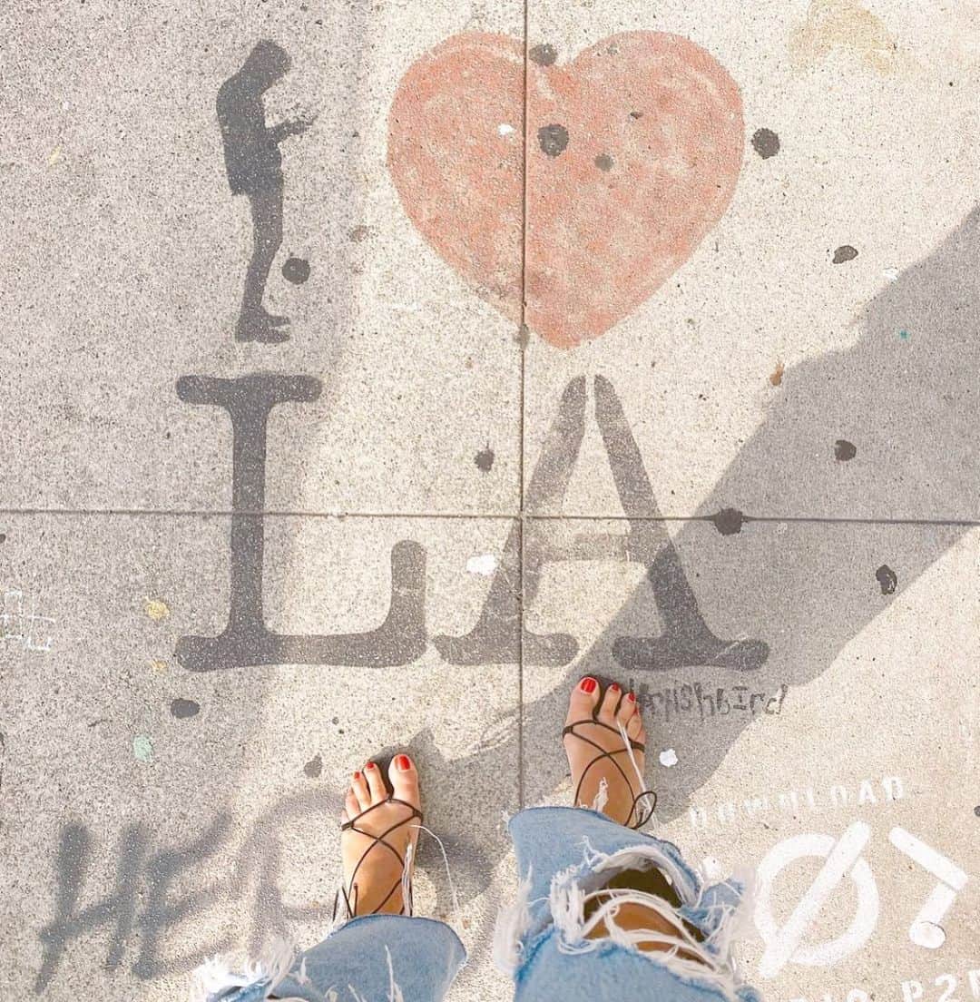 エルエーメイドのインスタグラム：「Happy to be a #smallbiz in the city of dreamers ❤️ this magical city and it’s people are the inspiration for every collection.」