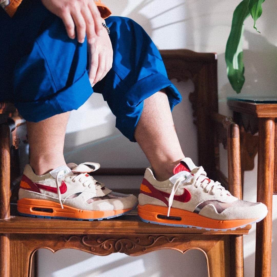 HYPEBEASTさんのインスタグラム写真 - (HYPEBEASTInstagram)「@hypebeastkicks: Following an official look, @clot has launched its campaign for the 2021 release of the @nike Air Max 1 “Kiss of Death.” The in-depth look at the shoe returns after 15 years, highlighting an updated construction with a new focus on premium materials and a take on deconstructed style centered around the ancient concept of “Qi.” The shoe is set to release beginning February 27 for approximately $142 USD.⁠⁠ Photo: CLOT」2月20日 5時25分 - hypebeast