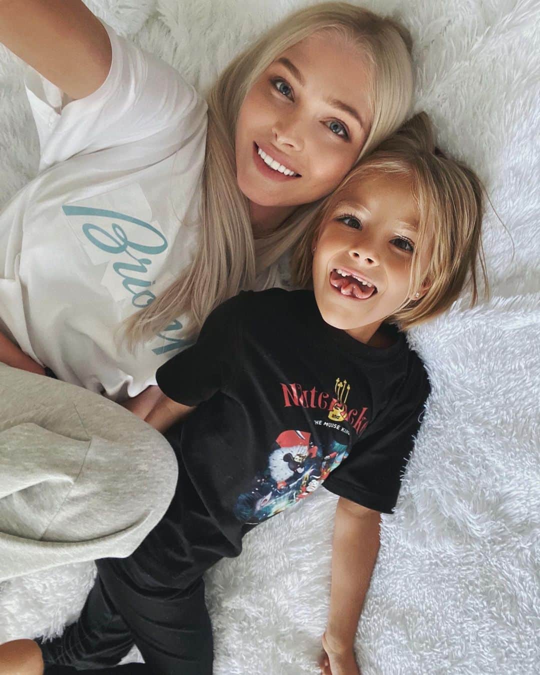 Alena Shishkovaのインスタグラム：「А у вас есть сверхспособности?👅🙈」