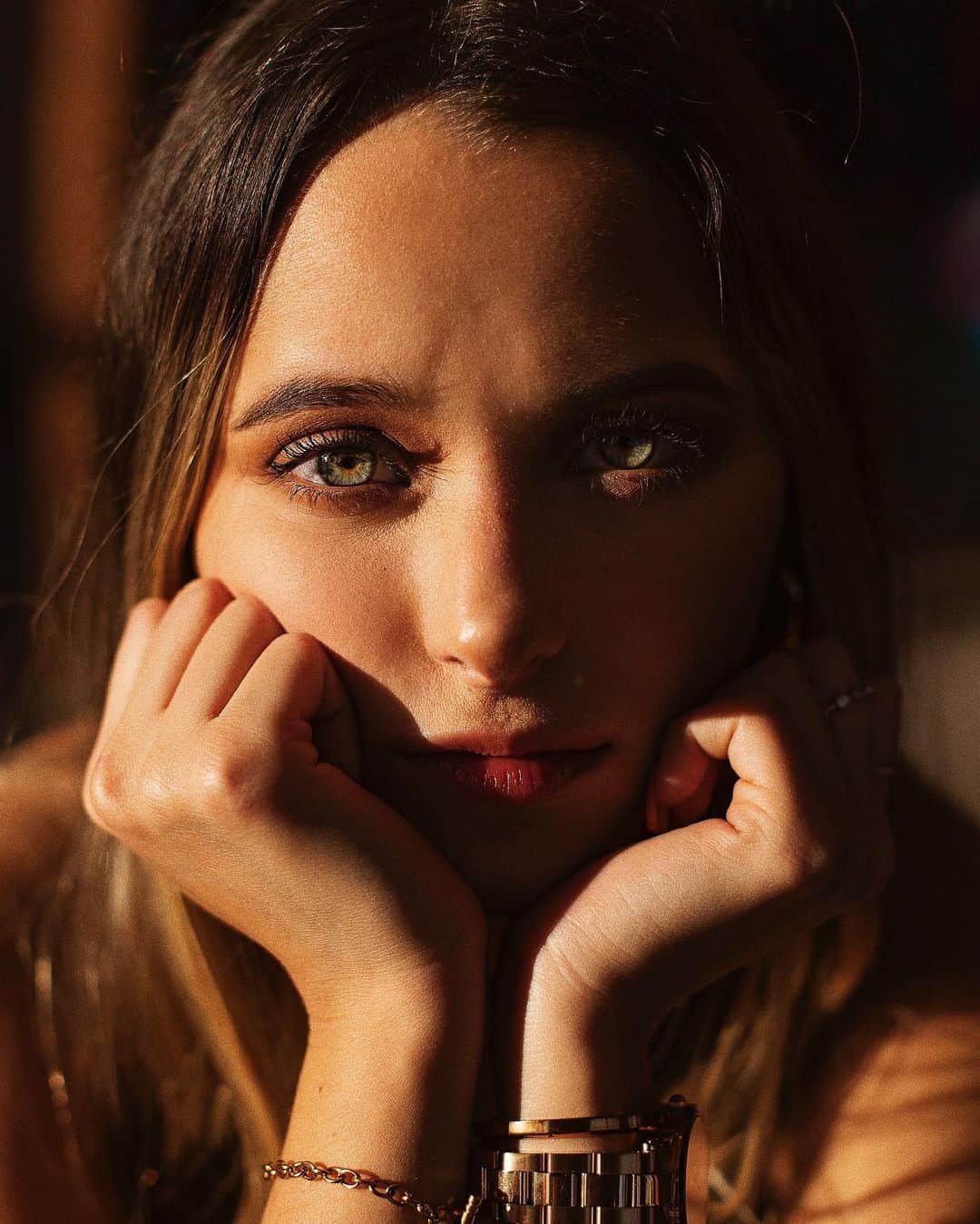 ミッチェル・オルベラのインスタグラム：「No importa cómo amanezcas, levántate, arréglate y brilla...✨  . . . 📸 @im.diamo」