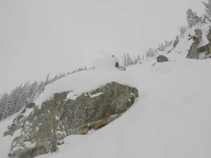 ショーン・ホワイトのインスタグラム：「More powder with the crew!」