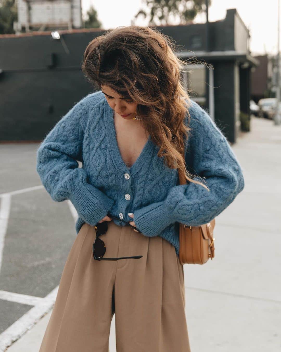 Collage Vintageのインスタグラム：「Obsessed with cozy cardigans 🤍」