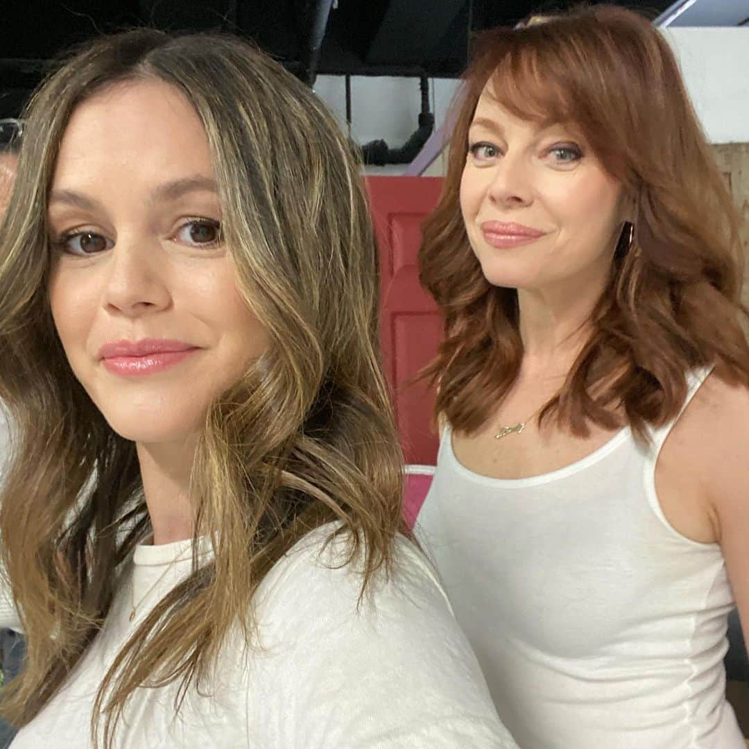 レイチェル・ビルソンのインスタグラム：「#FBF???? 🤔 wait for it..... #eternalsummer #covidsafe」