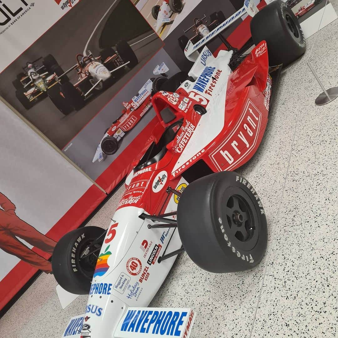 ロマン・グロージャンさんのインスタグラム写真 - (ロマン・グロージャンInstagram)「Discovering, learning, loving my time in the US. Thank you @imsmuseum for the tour @indycar @dalecoyneracing  #r8g #indycar #ustrip」2月20日 7時12分 - grosjeanromain