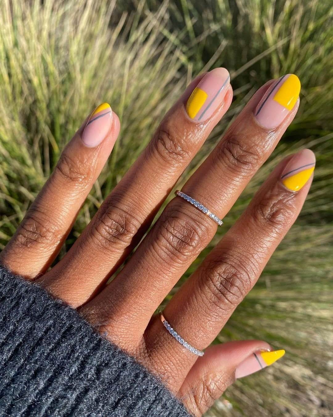OPIさんのインスタグラム写真 - (OPIInstagram)「@lolo.nailedit used the @pantone color(s) of the year to create this #OPINailArt. She says, "These colors are so uplifting to me and because of that I’m instantly cheerful when I look at my nails. 💛" Shades: #ExoticBirdsDoNotTweet, #SuziTalksWithHerHands, & #BareMySoul  #OPIObsessed #ColorIsTheAnswer #NOTD #NailSwag #NailsOfInstagram #NailsOnFleek #NailPolish #Nails #OPI #pantonecolorsoftheyear #pantone #nailart」2月20日 7時15分 - opi