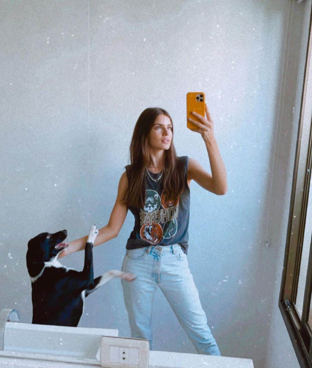 Camila Queirozのインスタグラム：「Photobomb 🤍」