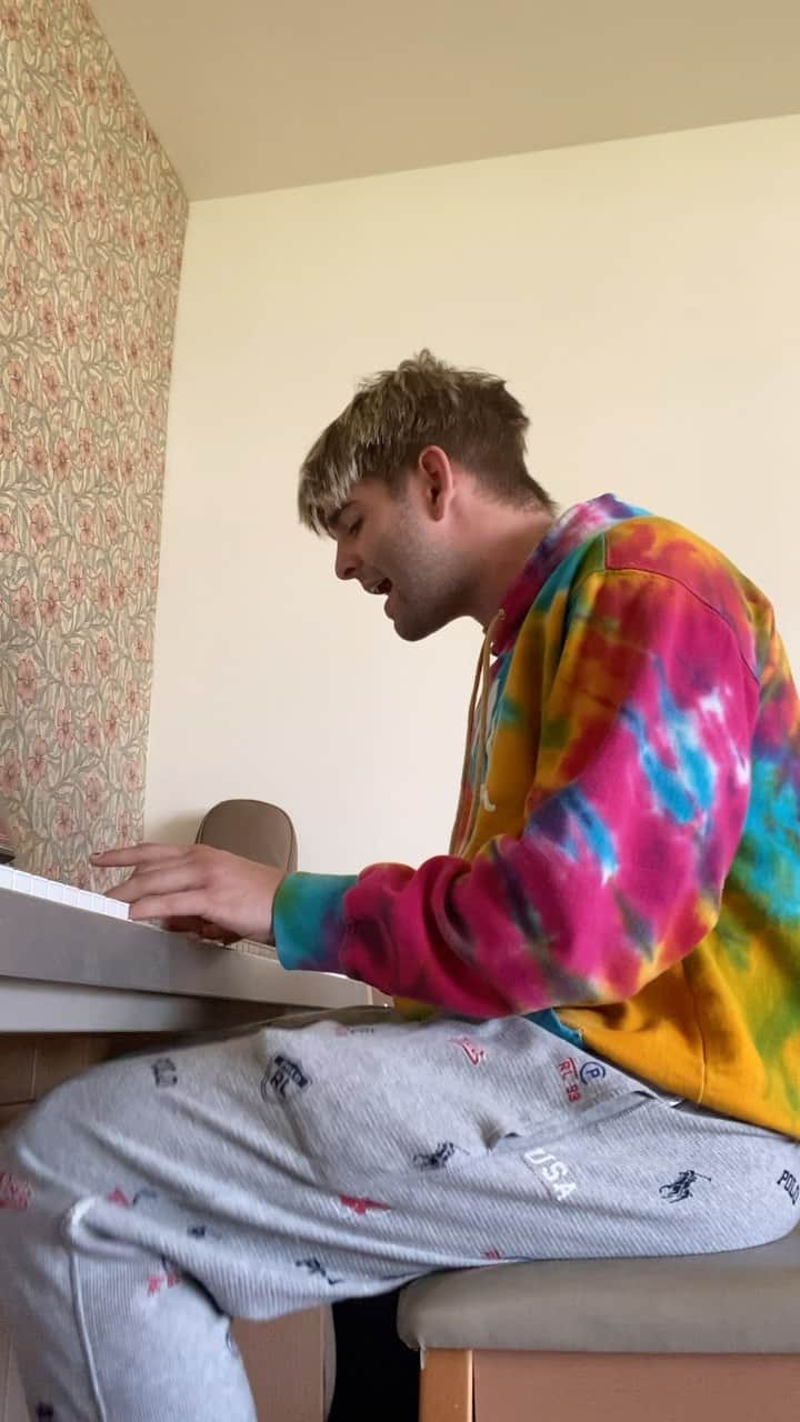 ジャック・グリフォーのインスタグラム：「By mod sun」