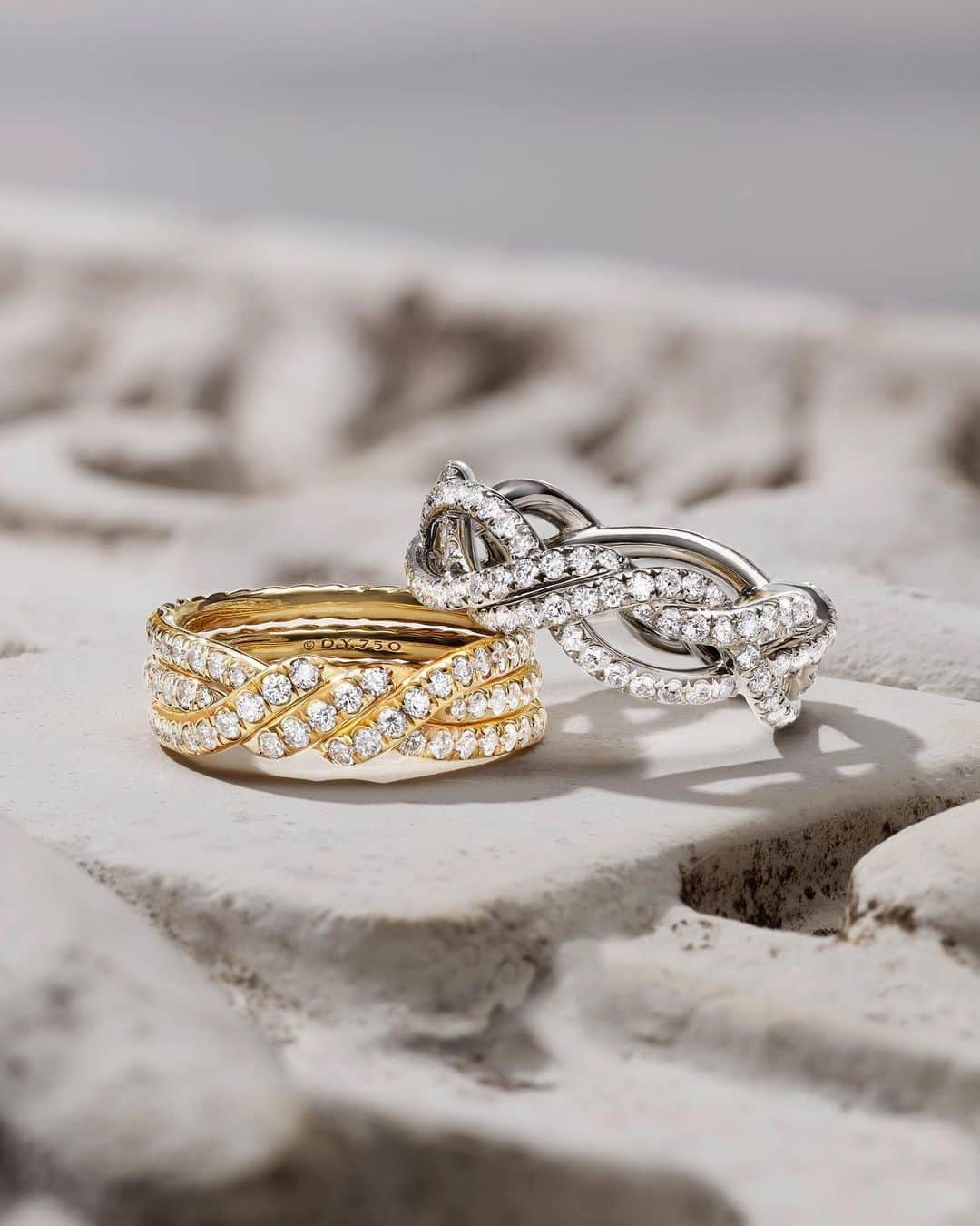 デビッドヤーマンのインスタグラム：「Fresh twists. Cable winds and unwinds in these Continuance® wedding bands. #DavidYurman #TapToShop」