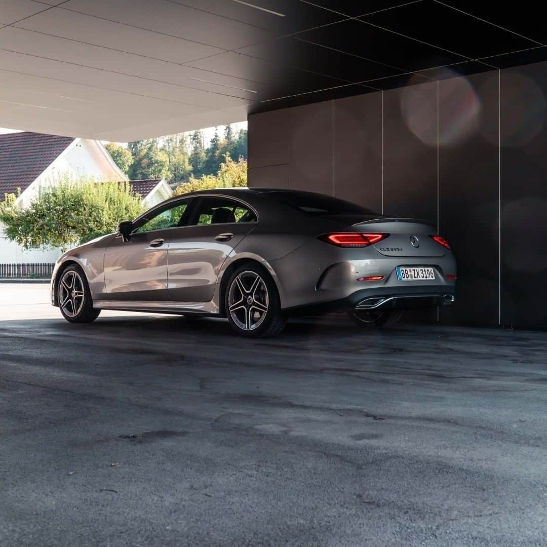 Mercedes-Benz Thailandさんのインスタグラム写真 - (Mercedes-Benz ThailandInstagram)「Mercedes-Benz CLS, a beautiful mystery that can suddenly hook you while taking a glance.   📸Photo by Nikola Kalezic #MBSocialCar for Mercedes-Benz USA  #CLS #MercedesBenz #MercedesBenzThailand」2月20日 13時01分 - mercedesbenzthailand