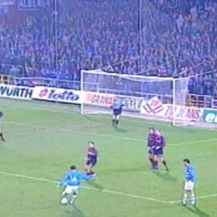 UCサンプドリアのインスタグラム：「📽 Chiudiamo la giornata come Riccardo #Maspero, 51 anni oggi, chiuse il #derby #SampGenoa ‘94/95. Buonanotte, blucerchiati. ☺️」