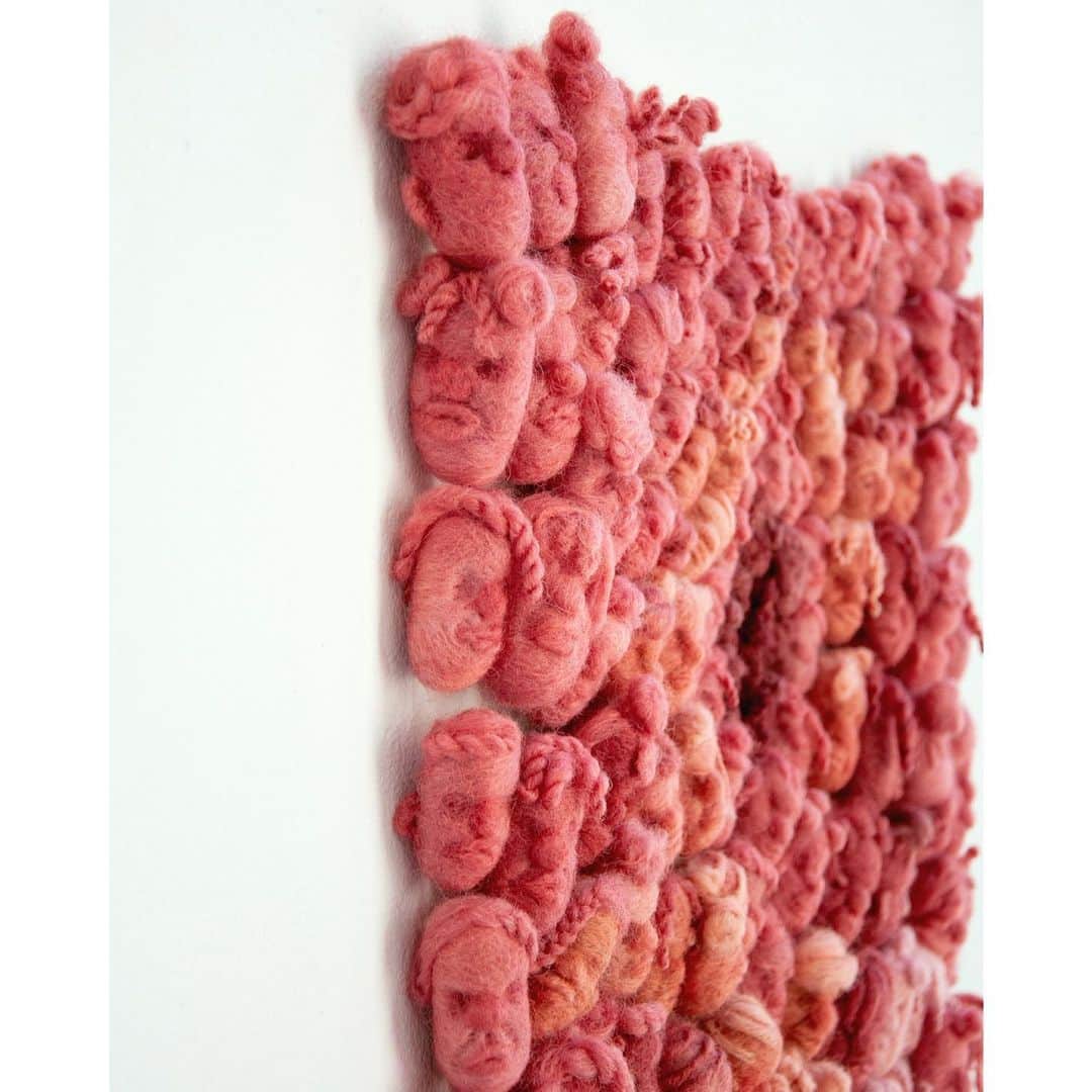 Grace Bonneyさんのインスタグラム写真 - (Grace BonneyInstagram)「“A Party for Sojourner” 2019. Wool, natural dyes, tulle. ⁣ ⁣ Avery: When were you first introduced to felting and how did you decide to create figures and faces? What did it feel like to find your material practice and rhythm of making? ⁣ ⁣ Nastassja: my work has always been figurative. I began drawing my mother’s face and hands, and then making oil paintings of the figure all throughout college. I’ve always wanted to do sculpture, but told myself (for God knows what reason- but I was young and we often fill our head with crazy things) that I couldn’t do contemporary figurative sculpture. I couldn’t see what that looked like for me or how my work transitioned into that field. I learned my current process, needle felting, about 7 years ago during my 3rd year at VCU. The first thing I felted was a small magenta heart, and I immediately thought of how I could finally make people. So my wool work began in the form of a doll- which isn’t that far-fetched because my mother has been collecting porcelain dolls all my life. But I was finally able to see these faces I loved to paint so much sitting in my hand, off the wall. And I ran with it, and I guess you can say I’m still running. Stumbling across wool and this process was unexpected, but has challenged me to think and make in a way that I think painting was no longer able to do. I can paint a person like nobody's business, but I wasn’t curious about anything past that. With wool, it’s like- what else can it do? Let’s find out. ⁣」2月20日 7時43分 - designsponge